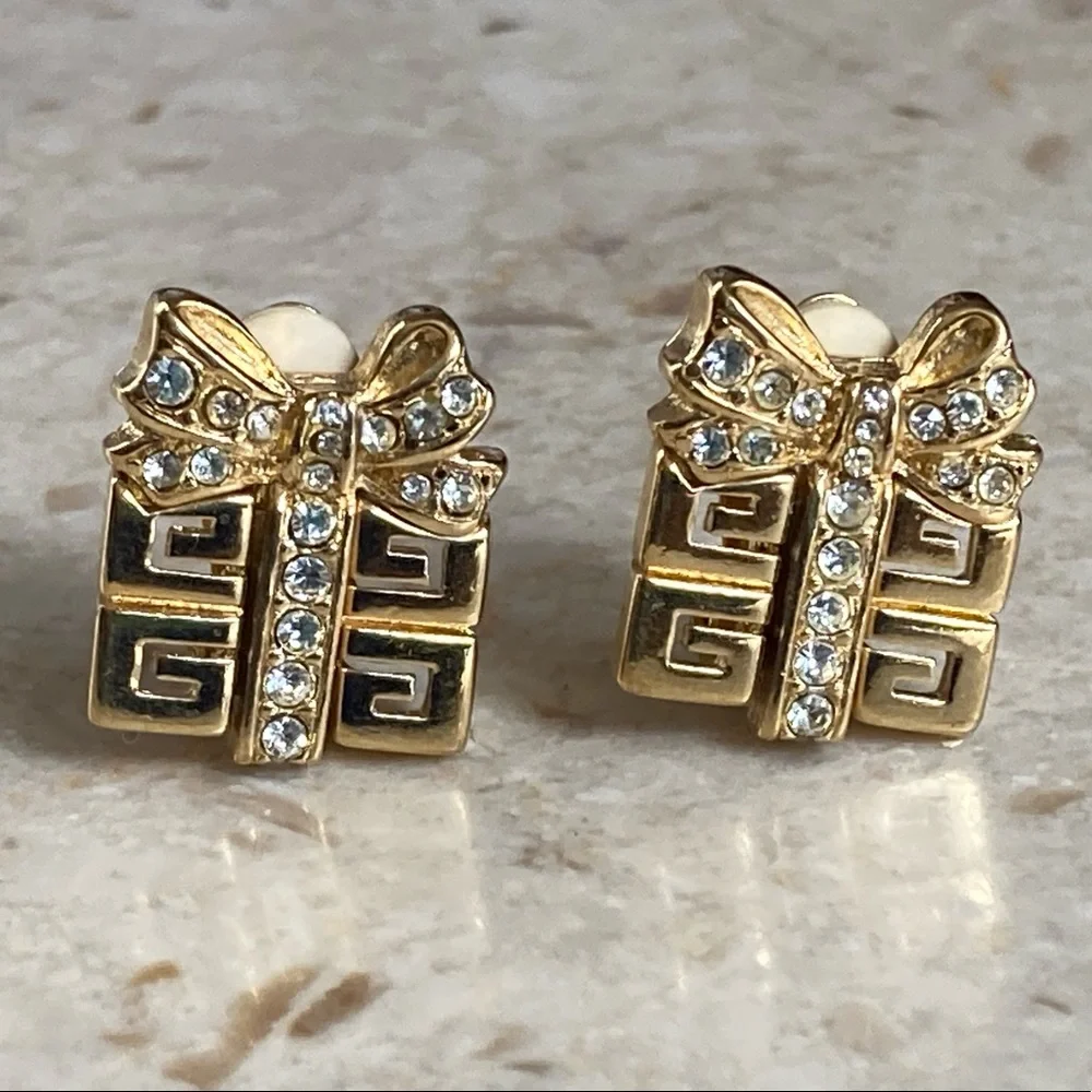 GIVENCHY Paris NY Gold Plate Crystal Present Gift Box Clip-On Earrings - Picture 2 of 12